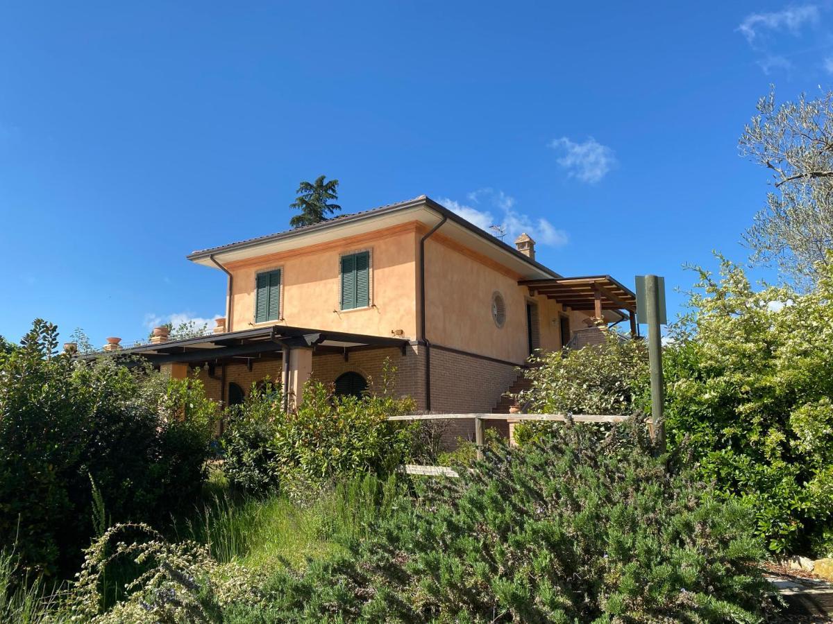 Ferienwohnung La Posta Di Bacco Gualdo Cattaneo Exterior foto